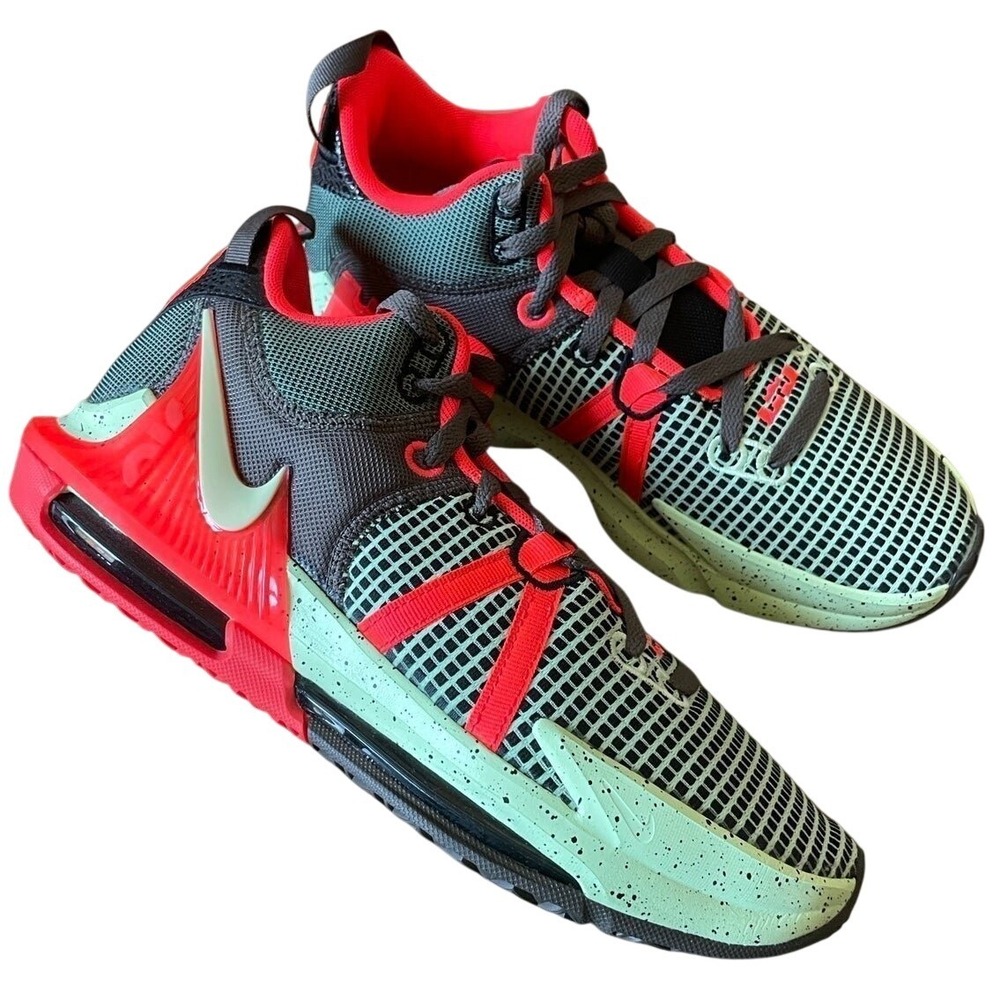 Nike LeBron Witness VII Basketball Shoes Black Barely Volt DM1123-001 Mens 10.5